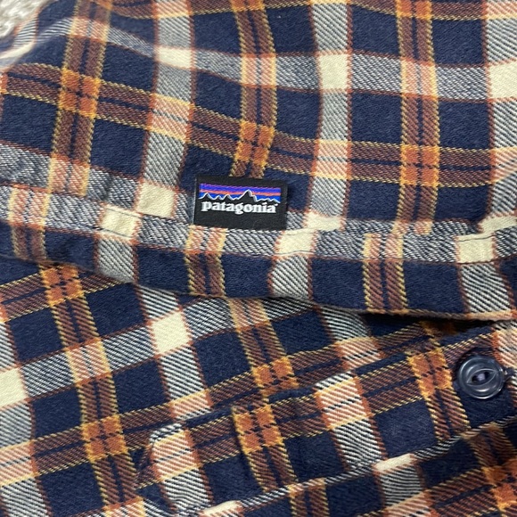Patagonia Long Sleeve Button Down Shirt - Picture 5 of 5